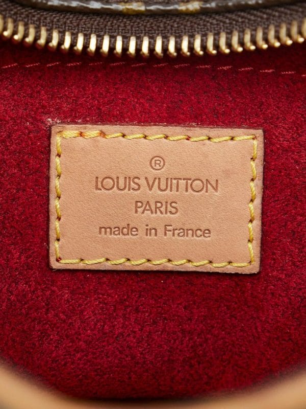 Louis Vuitton Louis Vuitton Croissant M Monogramme Cuir - IconPrincess