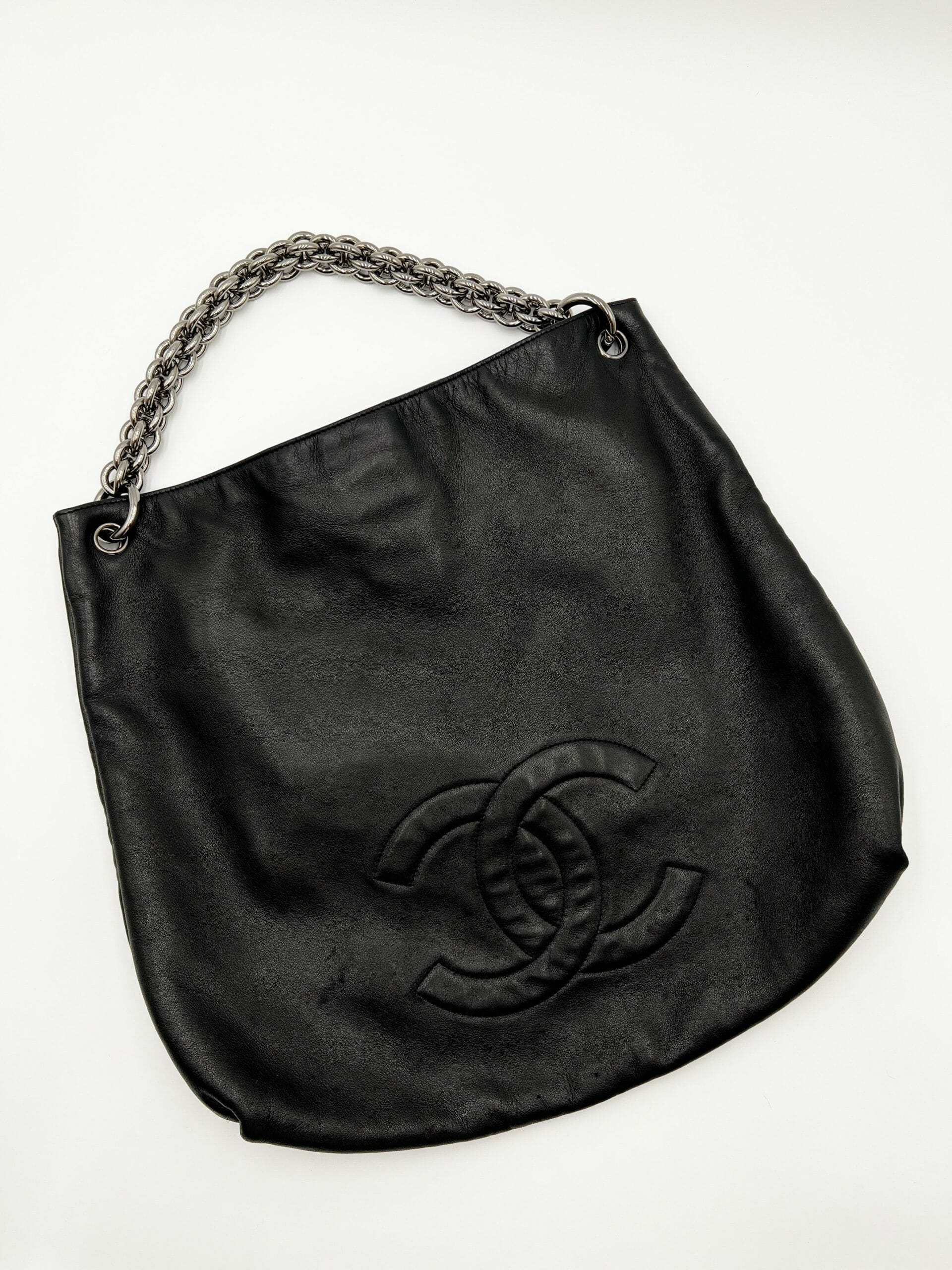 CHANEL Large CHANEL GABRIELLE hobo bag BLACK LEATHER ref.156015 - Joli  Closet